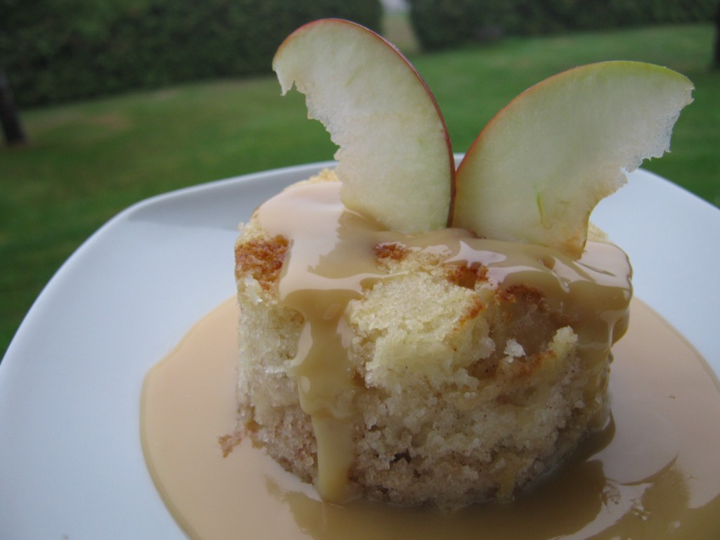 Gateau Hollandais Aux Pommes Et Sa Sauce Caramel Les Recettes De Zet